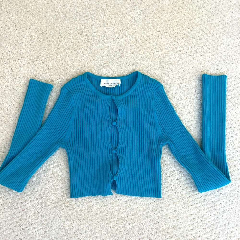 Long Sleeve Cut Out Crop Top